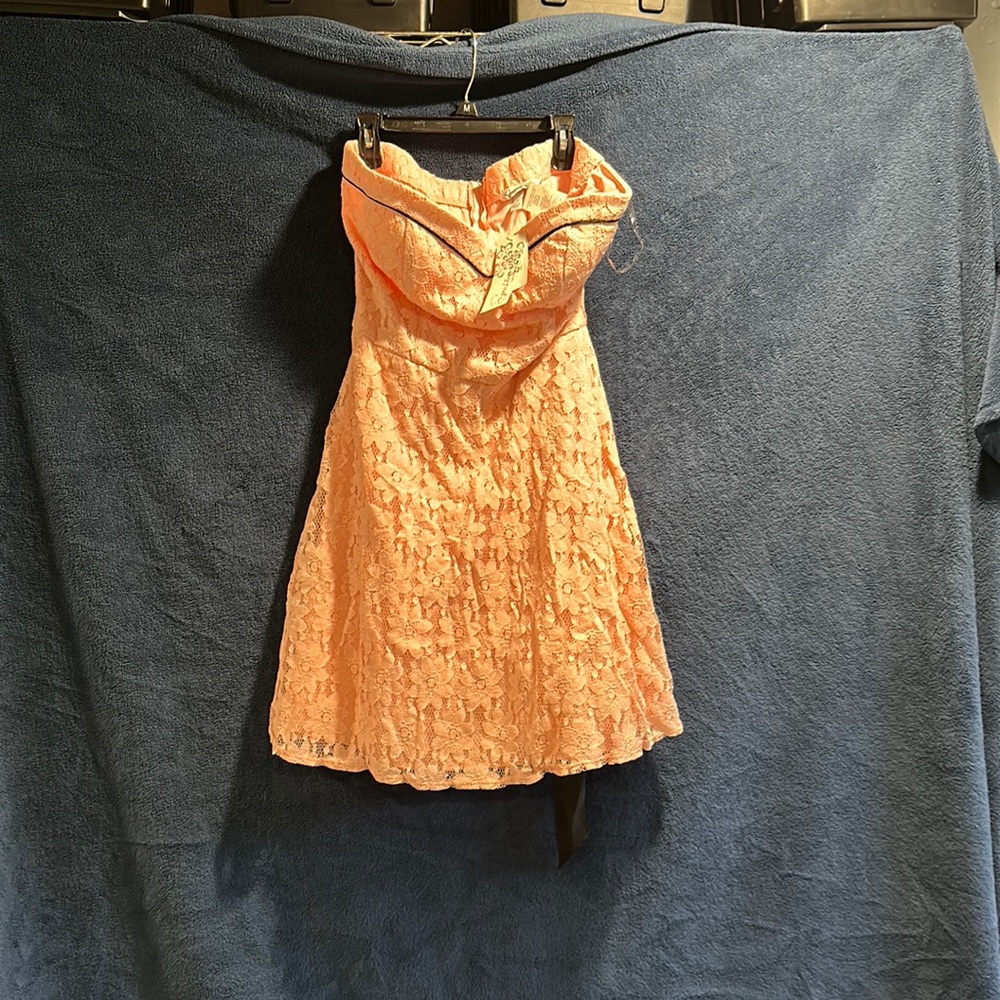NWT strapless sweetheart neckline blush lace dress